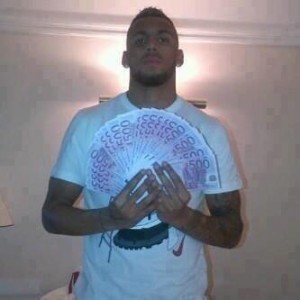 BIEXxS1CYAIQvKw.jpg-large-300x300